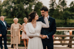 Ślub nad Jeziorem na Mazurach - Przystanek Zatoka 61 Jakub Chmielewski Fotografia Ślubna - Kasia i Maciek - Ślub nad Jeziorem na Warmii i Mazurach - Przystanek Zatoka-354
